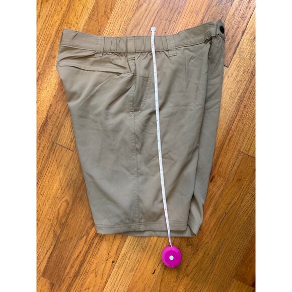 WRANGLER MEN'S OUTDOOR KHAKI UTILITY SHORTS SIZE 34 - Picture 6 of 9